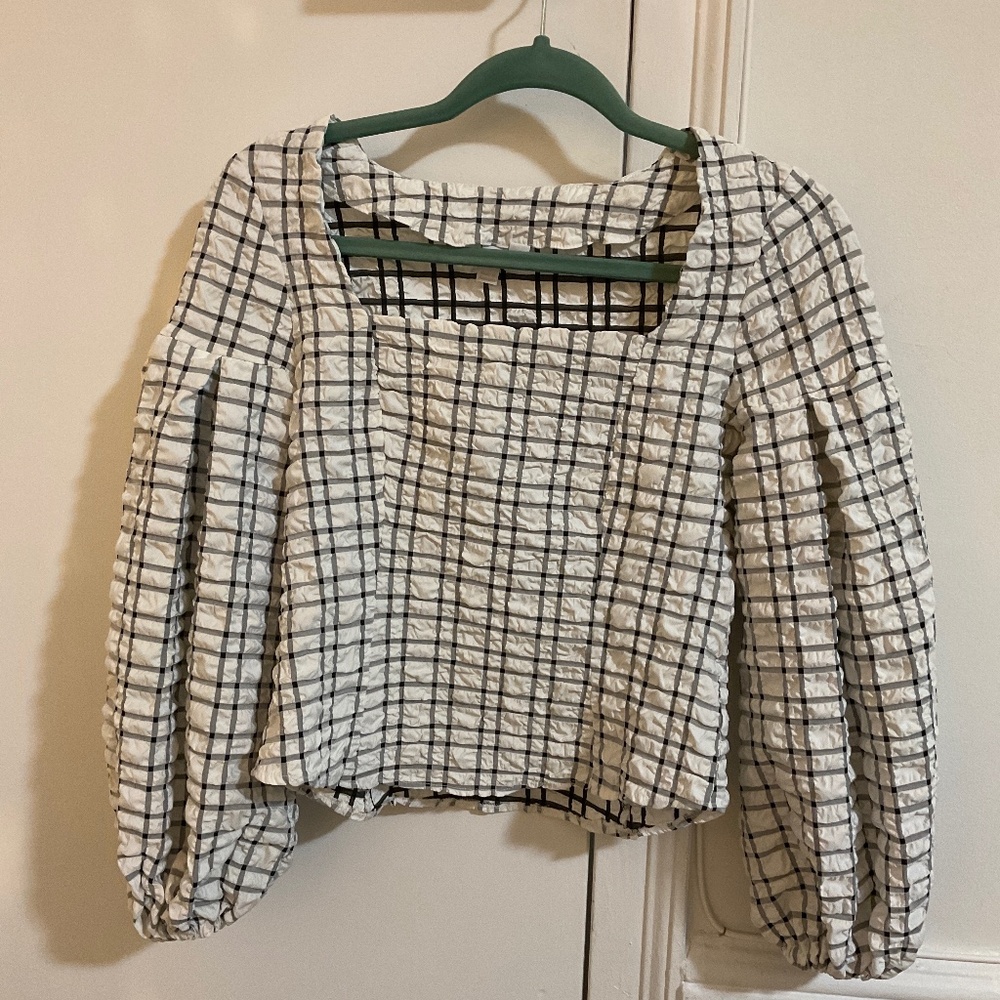 Long sleeved top